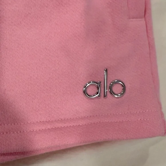 Alo Yoga Sweet Pink Accolade Shorts - Picture 7 of 10